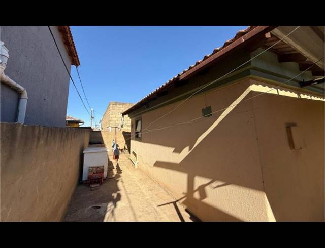 3 BEDROOM HOUSE FOR SALE IN PROTEA GLEN EXT